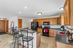 713 Bridlewood Ln Ln, Watertown, WI 53094 - Photo 12