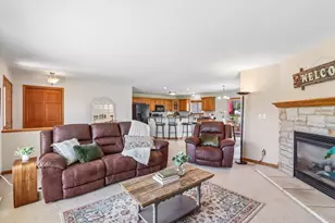 713 Bridlewood Ln Ln, Watertown, WI 53094 - Photo 6