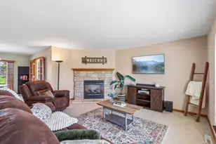 713 Bridlewood Ln Ln, Watertown, WI 53094 - Photo 4