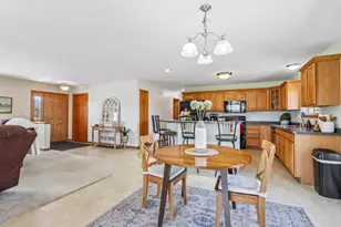 713 Bridlewood Ln Ln, Watertown, WI 53094 - Photo 10