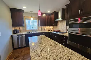 6114 Mulberry Cir, Madison, WI 53711 - Photo 4