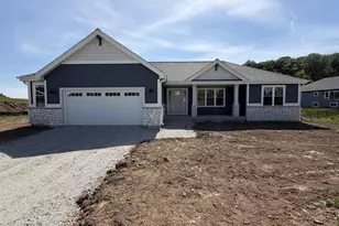 171 Savannah Pkwy, Deerfield, WI 53531 - Photo 1