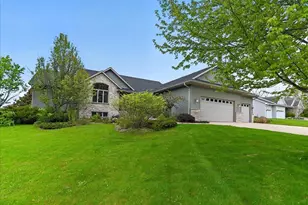 2988 Wyndwood Way, Sun Prairie, WI 53590 - Photo 2