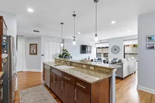 137 E Wilson St, Madison, WI 53703 - Photo 6