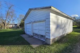 312 Elm St, Endeavor, WI 53930 - Photo 8