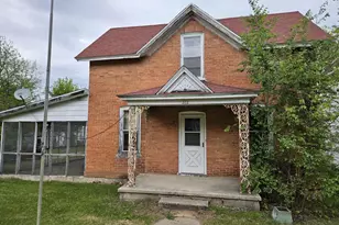 312 N Elm St, Endeavor, WI 53930 - Photo 2