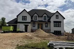 7184 Pfeil Bend Rd, Sun Prairie, WI 53590 - Photo 2