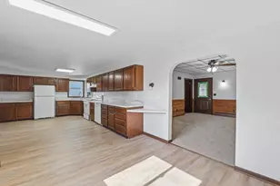 370 N Main St, Juneau, WI 53039 - Photo 6