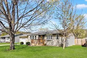 304 State St, Prairie Du Chien, WI 53821 - Photo 2