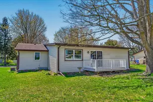 403 Lucille St, Verona, WI 53593 - Photo 4