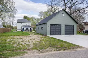 229 Washington St, Sauk City, WI 53583 - Photo 32