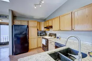 665 Galena Ct, Sun Prairie, WI 53590 - Photo 2