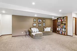 248 Greenway Cir, Deerfield, WI 53531 - Photo 32