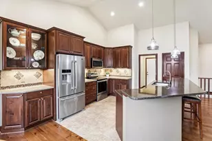 248 Greenway Cir, Deerfield, WI 53531 - Photo 6
