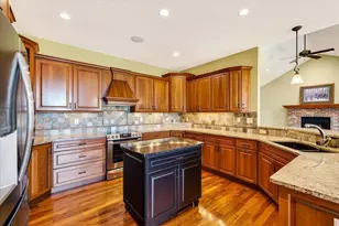 1642 Bellewood Dr, Waunakee, WI 53597 - Photo 20