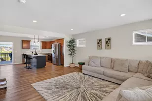 816 Blue Crane Run, Madison, WI 53593 - Photo 2