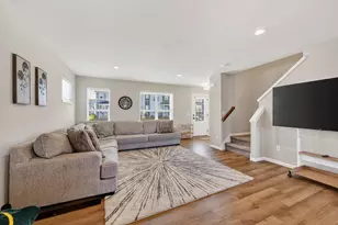 816 Blue Crane Run, Madison, WI 53593 - Photo 4