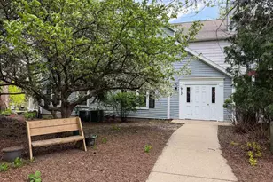 917 Harbor House Dr, Madison, WI 53719 - Photo 2