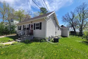 1306 Sharon St, Janesville, WI 53545 - Photo 8