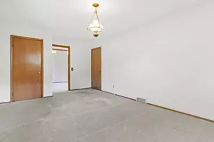 5905 S Hill Dr, Madison, WI 53705 - Photo 18