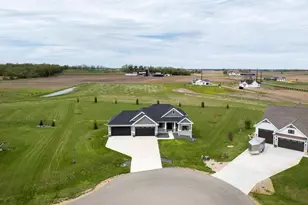 3006 Curtis Ct, Sun Prairie, WI 53590 - Photo 8