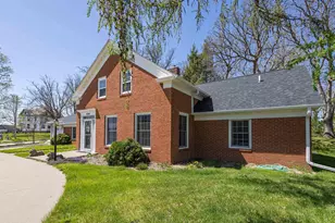 1290 Perry St, Platteville,  53818 - Photo 2