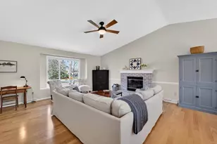1107 Tara Dr, Sun Prairie, WI 53590 - Photo 6