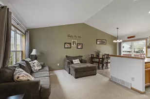 3637 Turning Leaf Dr, Madison, WI 53719 - Photo 6