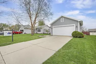 3637 Turning Leaf Dr, Madison, WI 53719 - Photo 2
