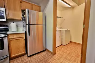 301 Harbour Town Dr, Madison, WI 53717 - Photo 8