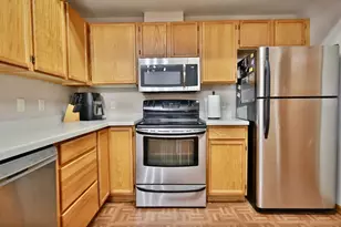 301 Harbour Town Dr, Madison, WI 53717 - Photo 6