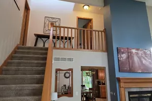 149 Pine View Dr, Madison, WI 53704 - Photo 8