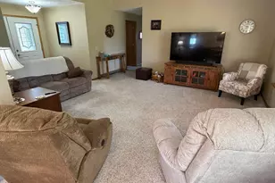 2103 Clover Ln, Janesville, WI 53545 - Photo 6