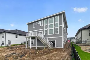 906 Travis Larson Ct, Waunakee, WI 53597 - Photo 2