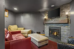 2205 E Washington Ave, Madison, WI 53704 - Photo 38