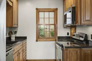 2205 E Washington Ave, Madison, WI 53704 - Photo 14