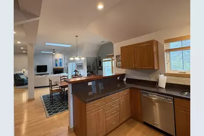 1037 Williamson Street #301, Madison, WI 53703 - Photo 2