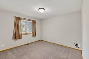 888 Chalfont Dr, Sun Prairie, WI 53590 - Photo 28