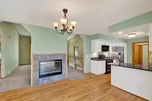 888 Chalfont Dr, Sun Prairie, WI 53590 - Photo 14