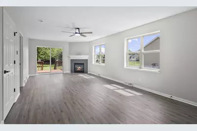 640 Tower Drive, Sun Prairie, WI 53590 - Photo 4