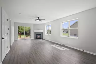 640 Tower Dr, Sun Prairie, WI 53590 - Photo 4