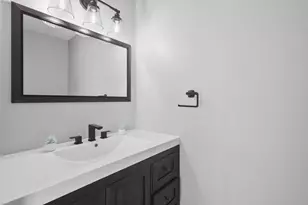 640 Tower Dr, Sun Prairie, WI 53590 - Photo 32