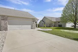 640 Tower Dr, Sun Prairie, WI 53590 - Photo 10