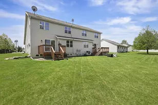 640 Tower Dr, Sun Prairie, WI 53590 - Photo 14