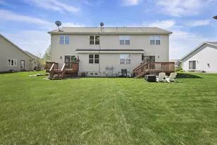 640 Tower Dr, Sun Prairie, WI 53590 - Photo 2