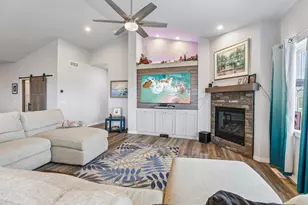 1354 N Pine St, Sun Prairie, WI 53590 - Photo 10