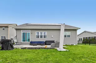 1354 Pine St, Sun Prairie, WI 53590 - Photo 6