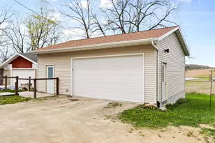 231 N Main St, Deerfield, WI 53531 - Photo 8