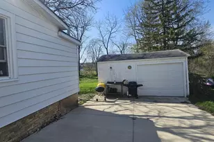 208 W Candise St, Jefferson, WI 53549 - Photo 2