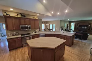 3181 N Crystal Springs Rd, Janesville, WI 53545 - Photo 8